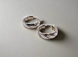 Italian Twisted Texture Silver Hoop Earrings – Elegant Women’s Jewelry