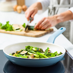 Essence 霧藍色陶瓷易潔煎鍋 30cm