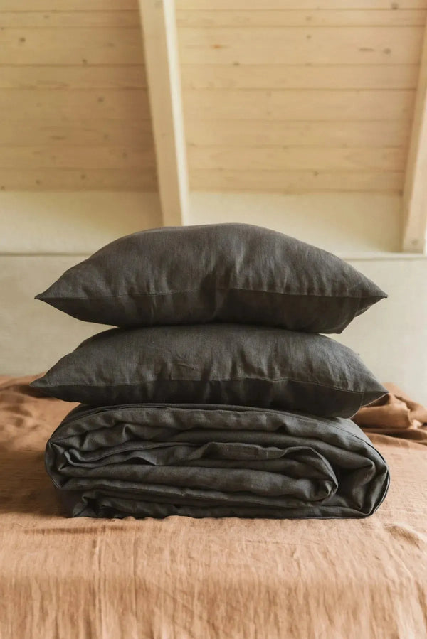 Linen bedding set in Charcoal