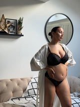 Debbie 蕾丝有机棉和真丝深 V 胸罩