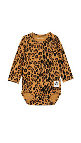This Mini Rodini chic leopard print bodysuit is crafted from soft TENCEL Lyocell making it the most breathable baby clothing online at MiliMilu Lifestyle.