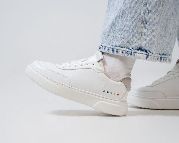 Apple Vegan Sneakers (MIKA)